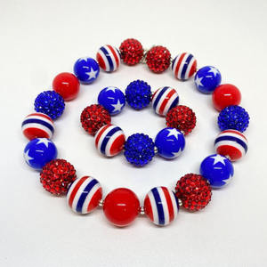 ชุดเครื่องประดับวันที่ 4 กรกฎาคม 2 ชิ้น/ชุด สร้อยคอและกำไลข้อมือลูกปัดบับเบิ้ลกัมสำหรับเด็ก ชุดเครื่องประดับสร้อยคอสีแดงและสีน้ำเงินสำหรับเด็กผู้หญิง - Product Image 1