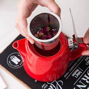 Théière miniature blanche en céramique en forme de souche avec couvercle en acier inoxydable, passoire et infuseur - Product Image 6