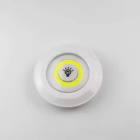 Ultra-Bright 200 Lumen Cob LED Puck Light à piles Tap Push Télécommande Cabinet Light 3pack sans fil pour chambre à coucher