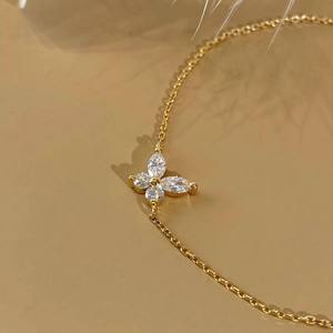 Elegante y Versátil Brazalete <span class=keywords><strong>de</strong></span> Plata <span class=keywords><strong>de</strong></span> Ley S925 Chapado en Oro con Circonita, Brazalete con Incrustaciones <span class=keywords><strong>de</strong></span> Diamantes, Accesorio <span class=keywords><strong>de</strong></span> Mano - Product Image 5