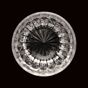 Vaso de Whisky de Cristal de Lujo con Rayas Verticales, Sin Plomo, Base Pesada, Estilo Clásico para 290 ml de Bourbon, Scotch o Cócteles - Product Image 5