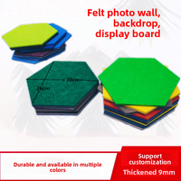 Papan Display Heksagonal dari Felt dan Gabus Tebal Berwarna-warni untuk Latar Belakang Foto Dinding Taman Kanak-Kanak dengan Pemasangan Perekat Sendiri