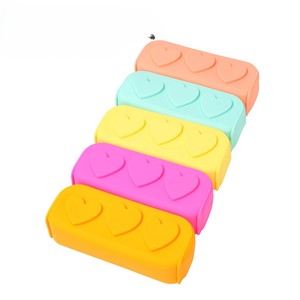 Love Heart-Shaped Macaron Color Silicone Stationery & Makeup Storage Pencil Case Bag Large Capacity Washable Yellow Pink Green - Product Image 4