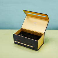 Boîte cadeau rigide magnétique avec logo imprimé écologique personnalisé, poignée métallique, pour emballage de luxe, vente en gros, haute qualité