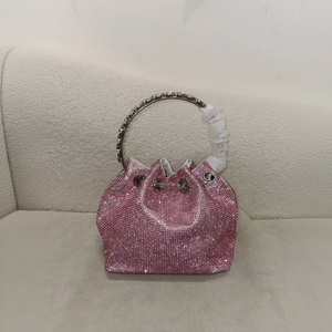 Sac à main vintage en laiton fait à la main, pochette, sac à main sculpté, accessoire pour fête d'anniversaire - Product Image 1