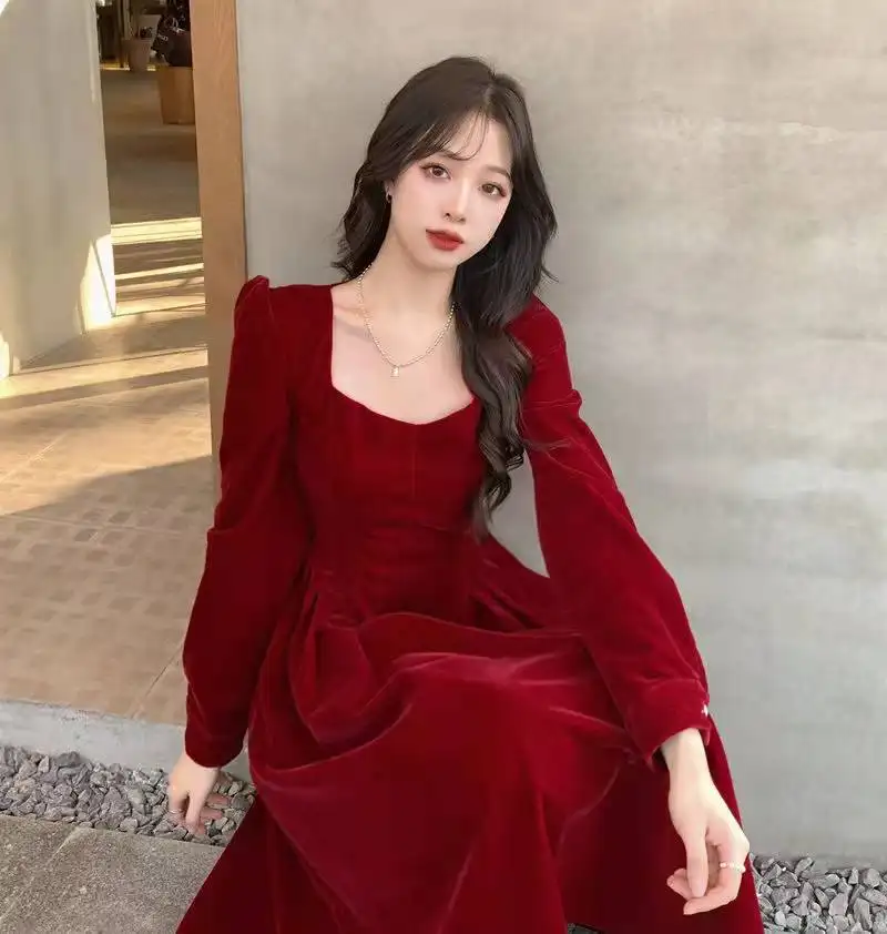 2022 French Hepburn Dress Women's Autumn and Winter Gentle Black Gold Velvet Square Neck Long Dress Little Black Dress