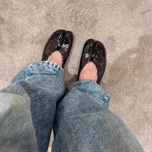 รองเท้าบัลเล่ต์สไตล์ฝรั่งเศสปี 2026 หนังแท้ลายแตกแบบครัคเคิล หัวรองเท้าทรงเกือกม้า ดีไซน์แยกนิ้วเท้า สวมใส่สบายสำหรับผู้หญิง - Product Image 2