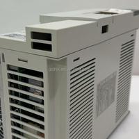 MR-JE-70A Amplificador de Servoaccionamiento AC Interfaz General SSCNET 0.75kW 750W 200V para Máquinas Herramienta, Robots, Embalaje y Control de Movimiento de Precisión