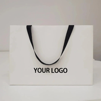 Weiße Umweltfreundliche Papiertüte mit Bandgriff Verstärkter Karton Individuelles Logo Werbe-Einkaufstasche Geschenkverpackung für den Einzelhandel
