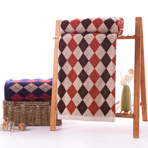 Asciugamano da bagno Jacquard in cotone 100% molto morbido e ad assorbimento - Product Image 1