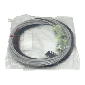 Cable Estándar para Cortina de Luz de Seguridad GL-SP5P, PNP 5m, Cable Dedicado Original para Cortina de Luz Serie GL-S - Product Image 1