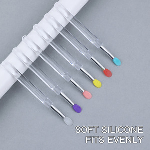 Brosse à lèvres en silicone pratique pour les voyages, outil doux et réutilisable pour le maquillage quotidien des lèvres et l'exfoliation - Product Image 2