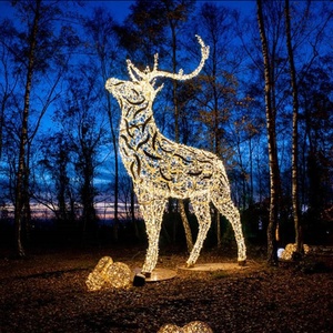 Décoration lumineuse LED personnalisée IP65 en forme de renne pour Noël, idéale pour l'affichage commercial extérieur, les parcs, les places et les projets festifs, étanche - Product Image 5