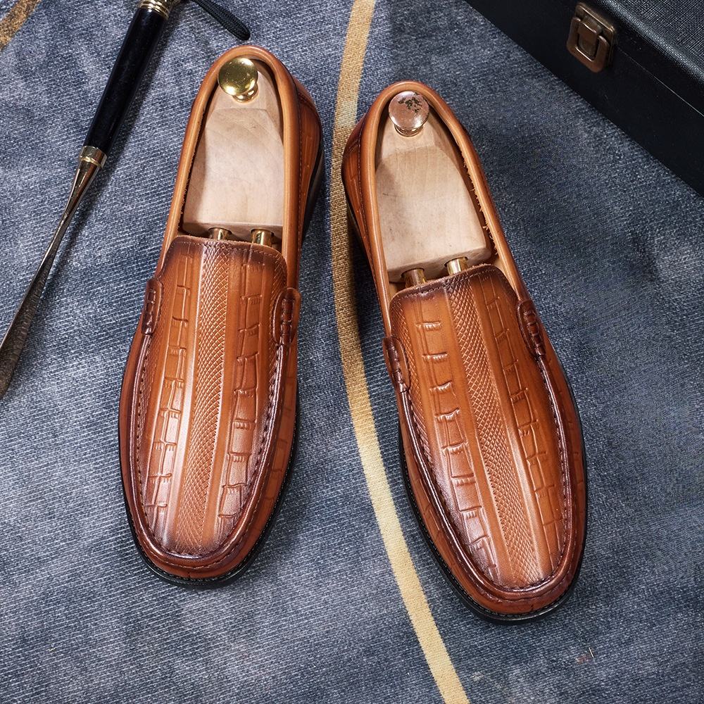 สีน้ำตาล