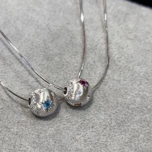 Collier en argent pur S925, petite fleur dorée, exquis, esthétique orientale haut de gamme, nouveau style chinois, collier brossé - Product Image 1