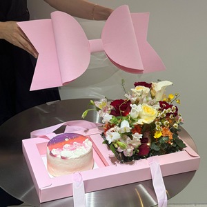Elegante 16*<span class=keywords><strong>8</strong></span>*6 Zoll Kuchenbox mit Klarsichtdeckel, Blumen-Geschenkbox in Rosa und Rot mit Schleife für Valentinstag, Neujahr, Muttertag - Product Image 3