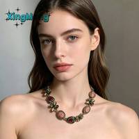 Collier ras du cou vintage XM N453 avec pendentif cœur rouge en strass et fleur verte, chaîne maillée, style rétro gothique pour femme, bijou de cou quotidien