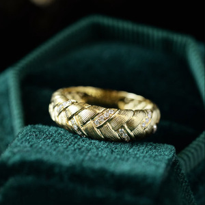 Anello con Indice Intrecciato in Zirconi per Donne, Gioiello da Dito Vintage Elegante e alla Moda - Product Image 3