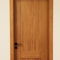 Porte coulissante intérieure en bois massif de style japonais du milieu du siècle, isolation acoustique, garantie 5 ans, pour chambre, salle de bain, villa, par DD Woodworks
