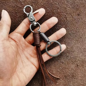 Llavero de Cuero Tejido a Mano con Borla de Piel de Vaca, Creativo y Nuevo, Colgante de Aleación para Hombres y Mujeres, Llaveros de Cuero PU para Coche - Product Image 6