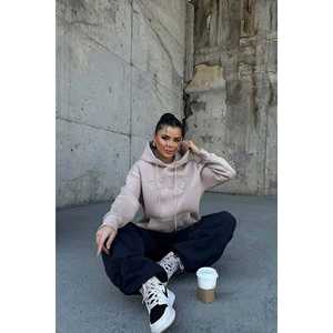 Sudadera con Capucha Bordada Beige Eyyo para Mujer, Corte Holgado, Estilo Urbano Moderno, Logotipo Personalizado, Impresión 3D en Relieve, Material de Seda - Product Image 2