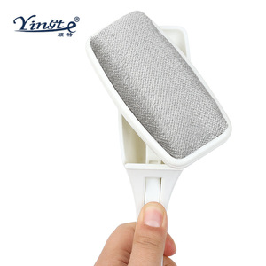 Cepillo para ropa Yinste con terciopelo plástico reutilizable para limpieza de prendas, cuidado de abrigos y sombreros - Product Image 2