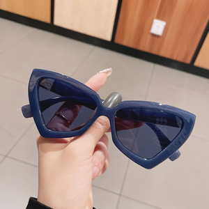 Nouvelles Lunettes de Soleil de Luxe 2025 pour Hommes et Femmes, Style Vintage Oversize, Monture Œil de Chat, Personnalisables avec Logo, Tendance et Abordables - Product Image 5