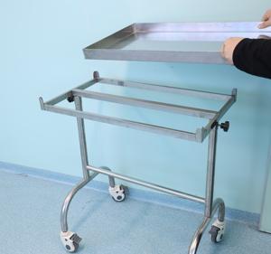 병원용 높이 조절 가능 스테인리스 스틸 수술용 마요 테이블 스테인리스 스틸 이동식 의료 카트 - Product Image 4