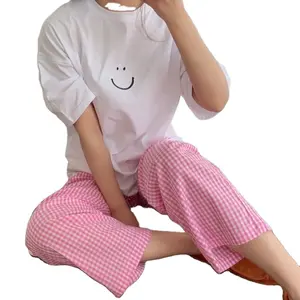 Kadınlar için basit tarzı ev giyim gülümseme baskılı süt kumaş üstleri ince ekose pantolon 2 in 1 pijama setleri eğlence yumuşak pijama