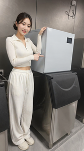 Máquina de Hielo en Cubos Comercial, Producción Diaria de 130 kg, Almacenamiento de 45 kg, Acero Inoxidable, Enfriamiento por Aire, Llenado Automático, para Tiendas de Té con Leche, Alta Capacidad - Product Image 1