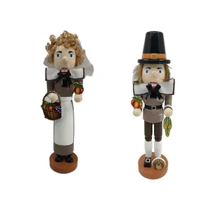 Elegant And Traditional Festive Wooden Hunter Ornaments Christmas Classic Hand Painting Custom Christmas Nutcracker