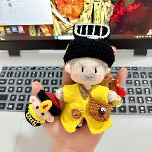 Vente directe usine : Porte-clés poupées LinZhengying au crochet, pendentifs personnalisés, ornements de sac à dos, porte-clés tricotés personnalisés - Product Image 2