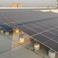 Sistema de Montaje de Paneles Solares Fotovoltaicos de Acero Galvanizado por Inmersión en Caliente de Grado MW Pre-ingenierizado para Proyectos en Suelos y Techos Planos
