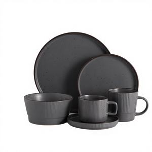 Elegante Juego de Vajilla de 4 Piezas de Gres Escandinavo con Acabado Mate, Textura Acanalada, Resistente al Calor para Uso Diario - Product Image 1
