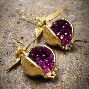 Pendientes colgantes de Granada con diamantes rojos populares 2024, Pendientes colgantes de fantasma dorado para mujer, regalo de joyería para fiesta de Halloween - Product Image 1