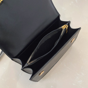 Nuevo Bolso de Hombro de Cadena a la Moda, Estilo Coreano, Bordado, de PU, con Contraste de Color y Diseño a Cuadros, Resistente y Duradero - Product Image 4