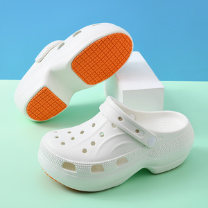 Crocs pour femmes en EVA, antidérapants, respirants, à bout fermé, pour l'été, pour l'extérieur, augmentant la hauteur, blanc, noir, kaki, 35-40 - Product Image 1