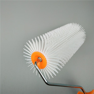 Rouleau à picots auto-nivelant pour peinture époxy aérée, idéal pour les applications époxy - Product Image 1