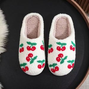 Nouveau coton vadrouille mignon petite cerise hommes et femmes pantoufles chaudes et confortables avec tampon de <span class=keywords><strong>laine</strong></span> - Product Image 1