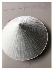 Chapeau de paille de style vietnamien varié chapeau traditionnel conique en feuille de palmier en bambou à vendre - Product Image 2