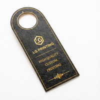 Boîte en papier personnalisée avec étiquette suspendue pour le cou de bouteille, boîte personnalisée pour l'emballage de bouteilles de vin et la présentation promotionnelle