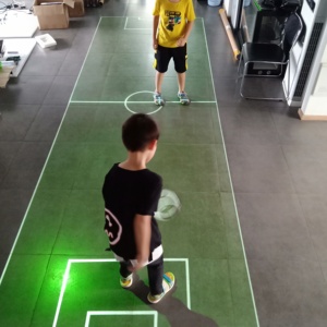 Mur interactif magique de haute technologie, idéal pour le divertissement, la publicité et les expositions dans les centres commerciaux, pour enfants, 150 effets gratuits, jusqu'à 8 utilisateurs - Product Image 1