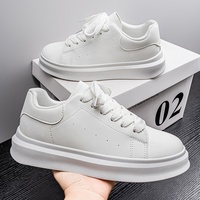 Baskets décontractées respirantes en maille unie pour hommes – Chaussures de sport blanches populaires et tendance pour étudiants