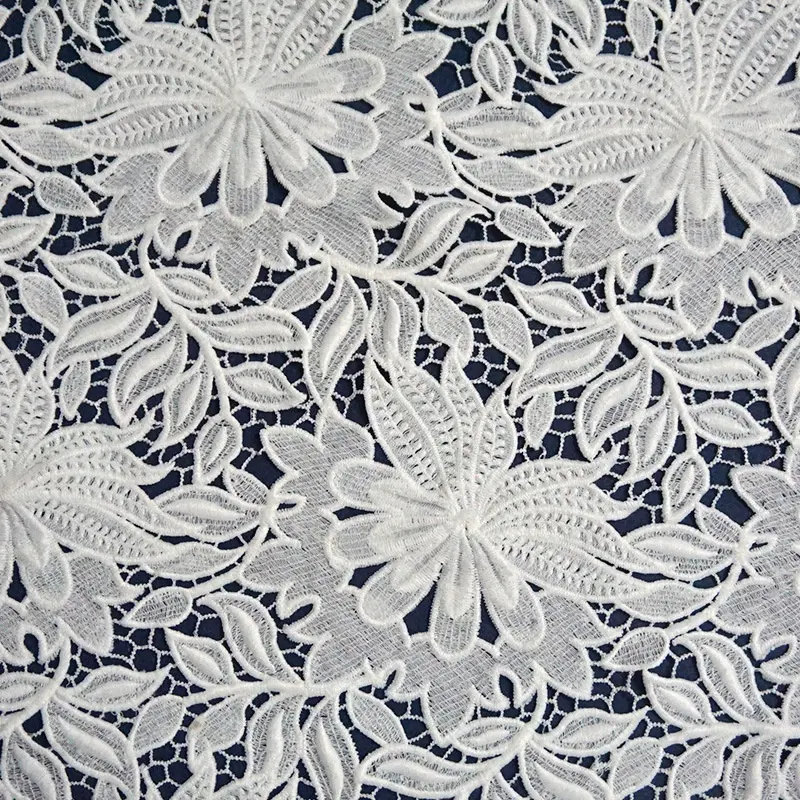 水溶性刺Embroideryミルクシルク中空花衣類アクセサリーのフルレンジ結婚式の刺Embroidery生地