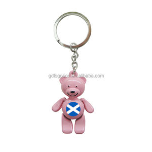 Venta al por mayor 3D lindo pequeño oso de peluche llavero logotipo personalizado Color Rosa Escocia recuerdo aleación llavero estilo de dibujos animados - Product Image 1