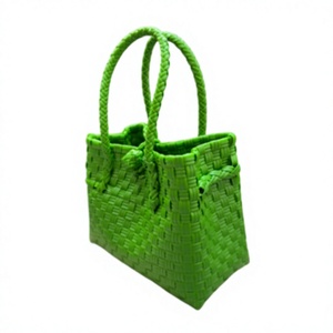 Bolso de mano de paja plástica tejida verde hecho a mano, impermeable, reciclado, ecológico, para el mercado, la playa, compras de verano, bolso de hombro - Product Image 2