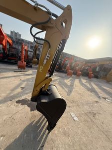 Excavadora Hidráulica de Orugas Caterpillar 305.5E de Segunda Mano, 5.5 Toneladas, Apta para Proyectos de Remodelación Urbana - Product Image 5