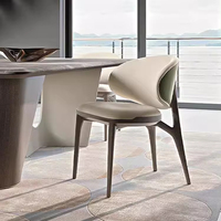 Chaise de salle à manger italienne en bois massif home Nordic designer simple en cuir chaise en bois de frêne