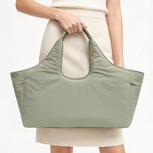 Bolso Tote de Nailon Estilo Nube con Asa Acolchada Suave, Bolsillos de Malla con Cremallera, Bolso de Hombro Ligero para Fin de Semana para Mujer - Product Image 2