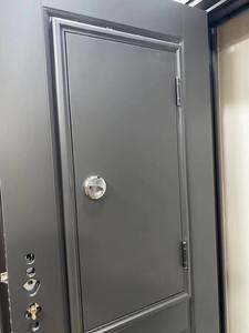 Puerta de Entrada Exterior Premium de Acero Metálico, Puerta de Entrada Única con Ventilación - Product Image 3